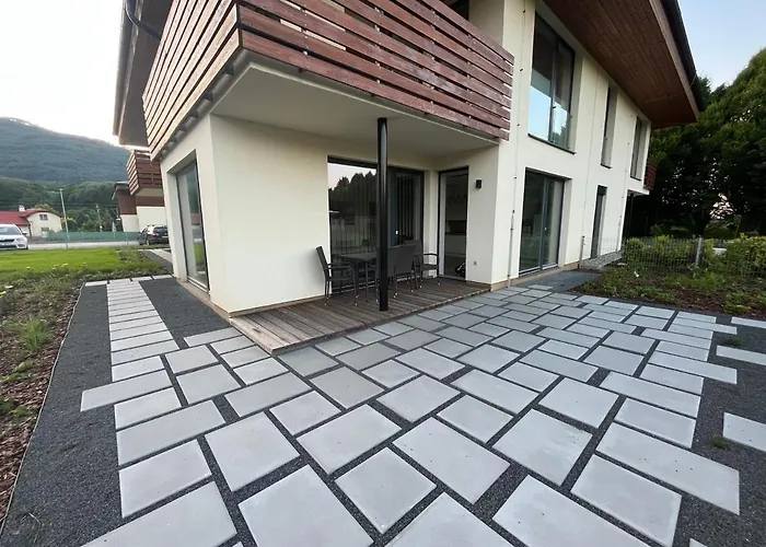 Za Kostelem Apartamento